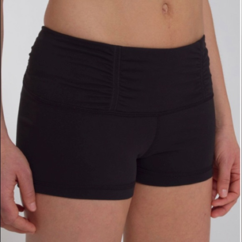 Lululemon Gather Short